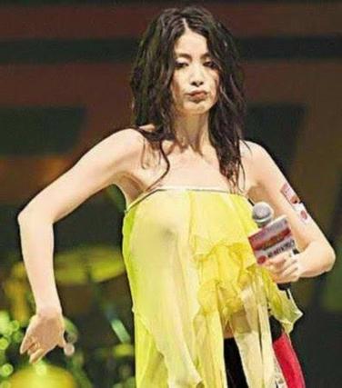 求鉴定女子漏点照片走红网络，网友直呼辣眼睛