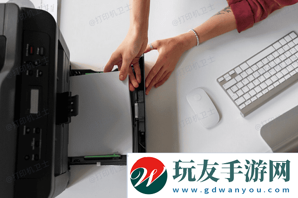 检查复印纸张和墨水