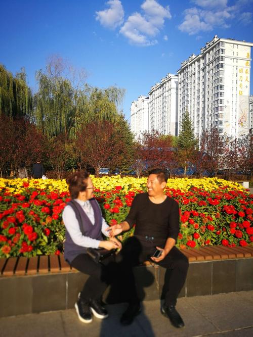 将军边走边挺进她h树林，网友表示：这才是勇气与爱的真正结合