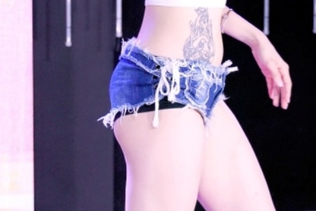 美女少萝如何爆乳如何萌白酱：探索可爱与魅力的结合