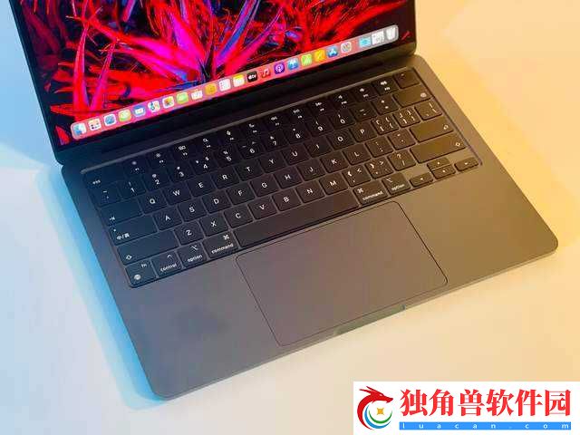 午夜色-MacBook：时尚与高效的完美结合