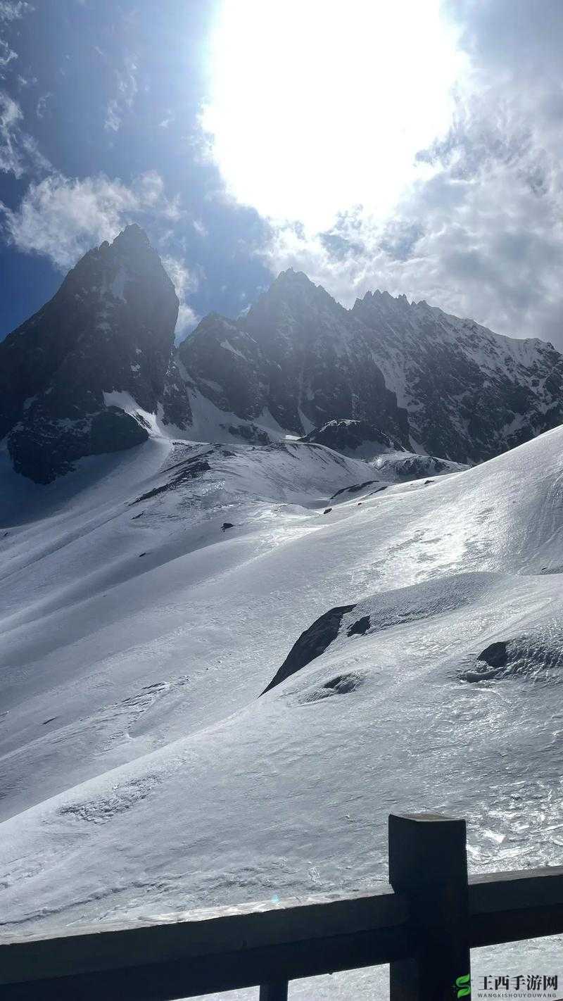 雪白玉峰弹跳而出的震撼景象