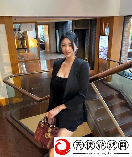 巨胸爆乳❌❌❌动漫朱：当二次元与现实碰撞，谁把青春的热血与梦幻的盛宴玩得如此疯狂！ 