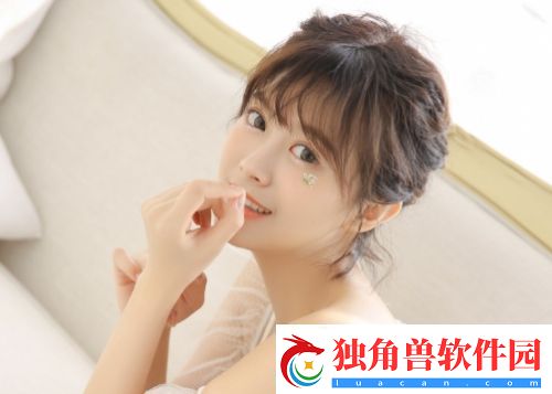 真我GT-Neo6-SE外观设计细节曝光：延续横向矩阵镜头Deco