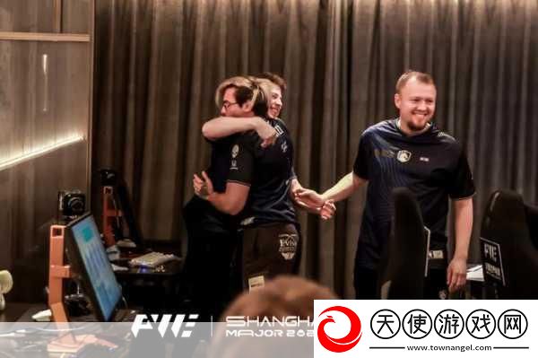 暴躁老外玩csgo-1.-暴躁老外在CSGO中怒怼队友-笑料不断！