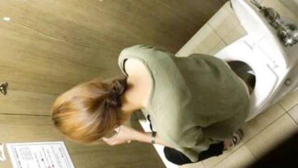 女厕清晰peepwc偷窥流畅不卡顿，网友：这究竟是什么体验？